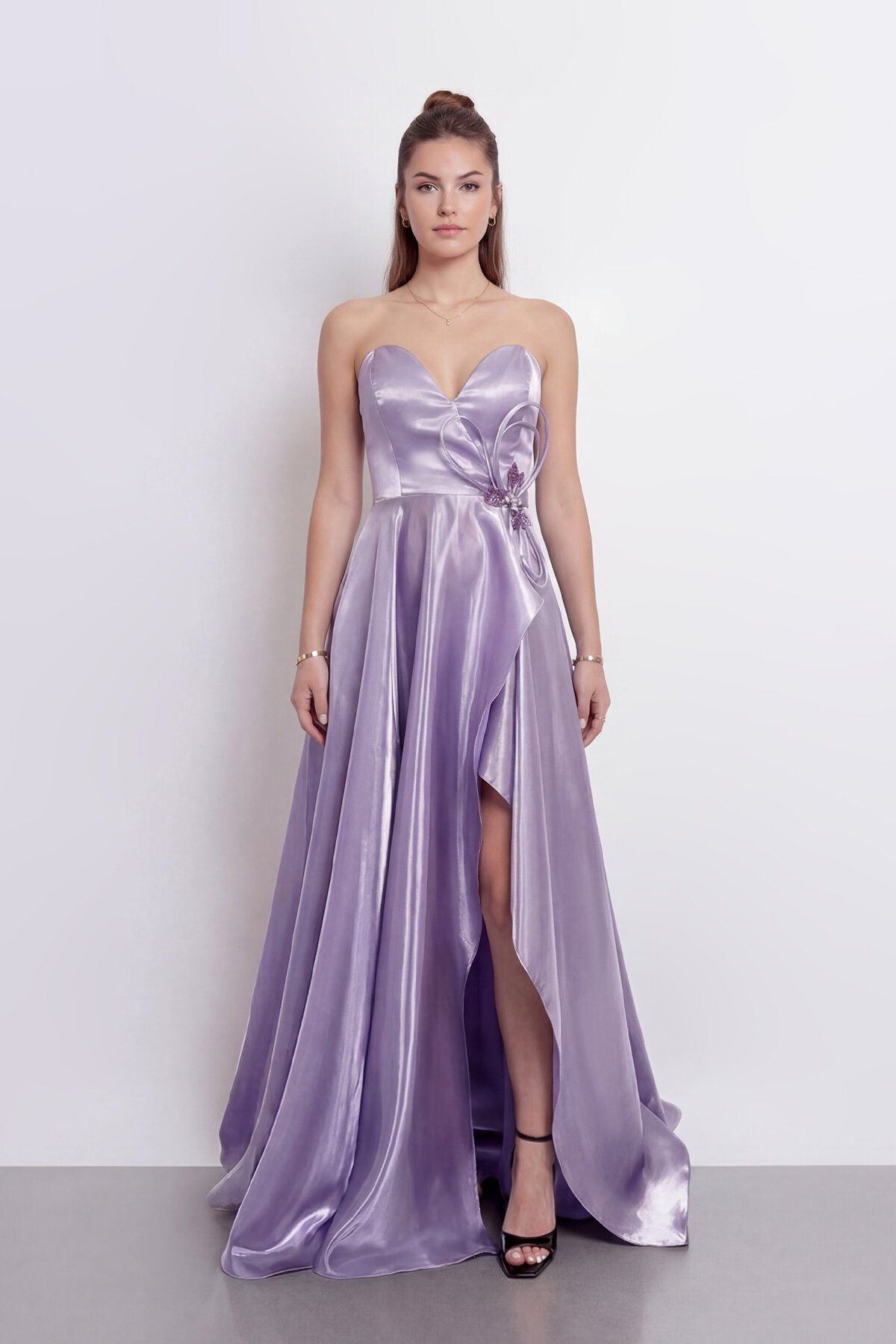 Kalp Yaka Drapeli Saten Yırtmaç Detaylı Uzun Abiye - 2087