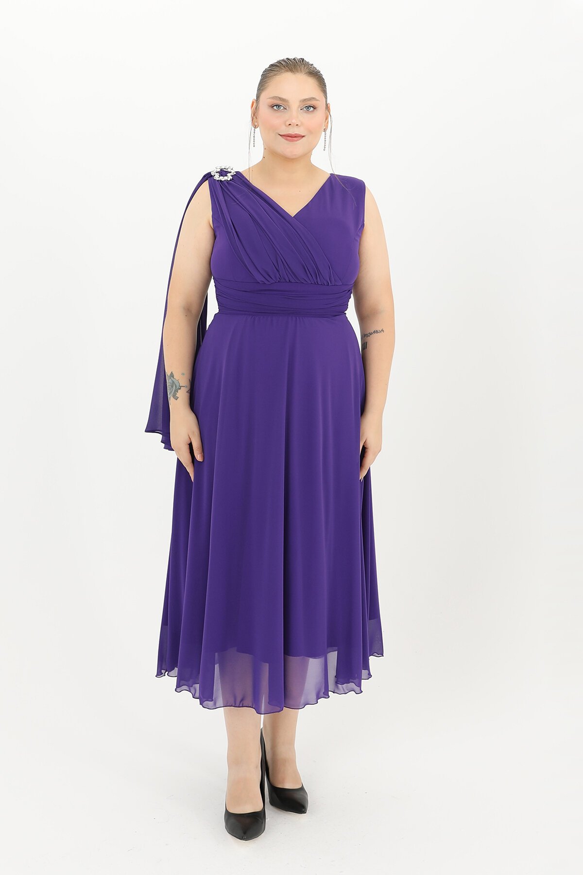 Broş Detaylı Drapeli Midi Elbise - 1667