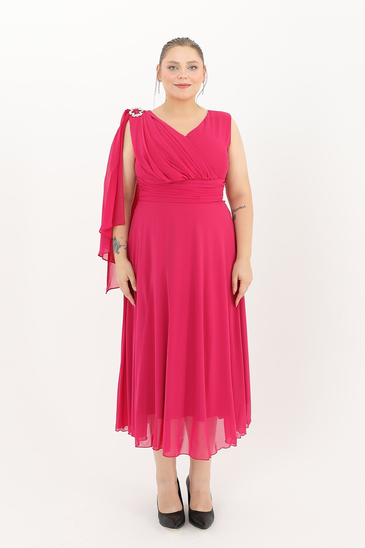 Broş Detaylı Drapeli Midi Elbise - 1667