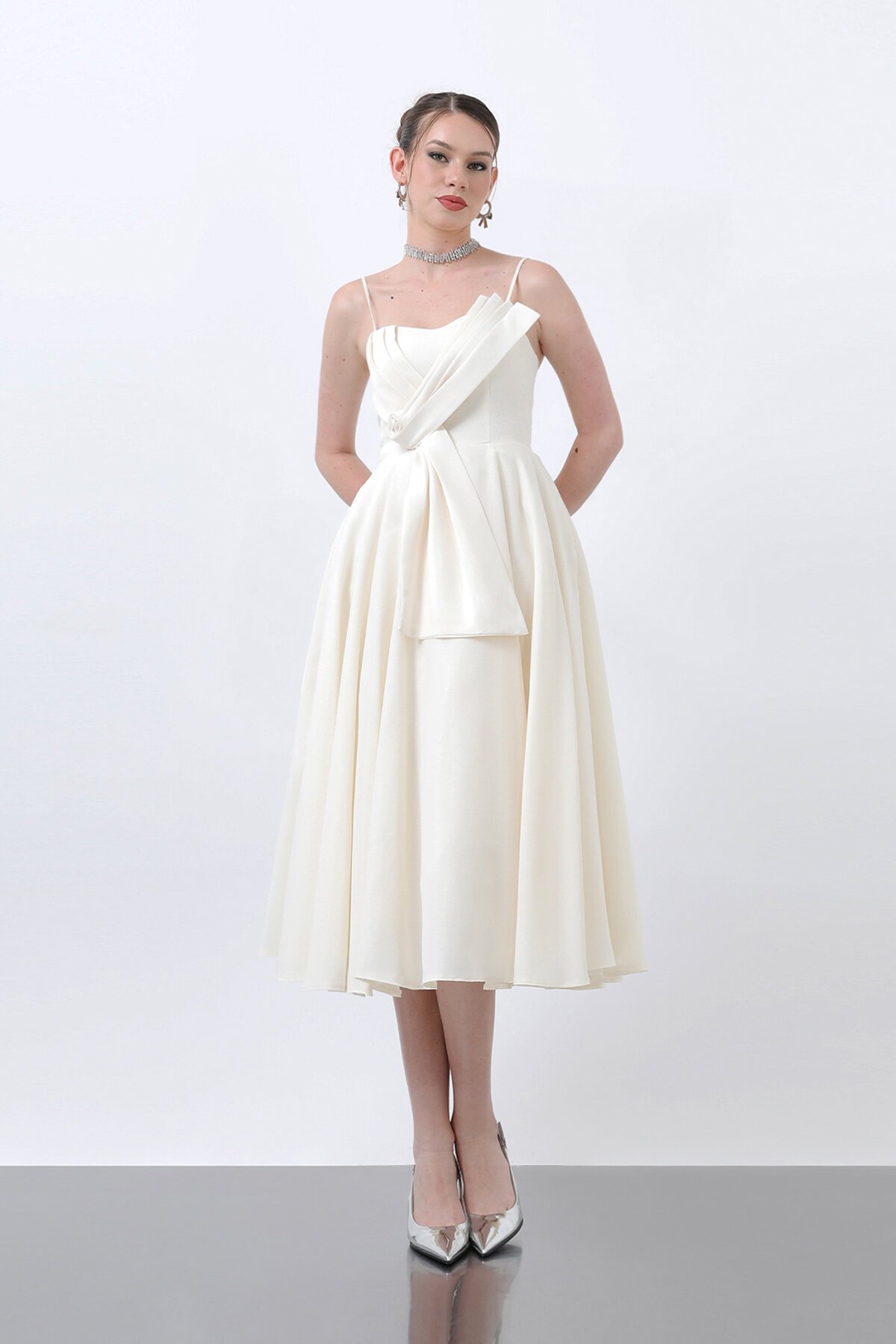 İnce Askılı Drape Detaylı Midi Elbise - 1878