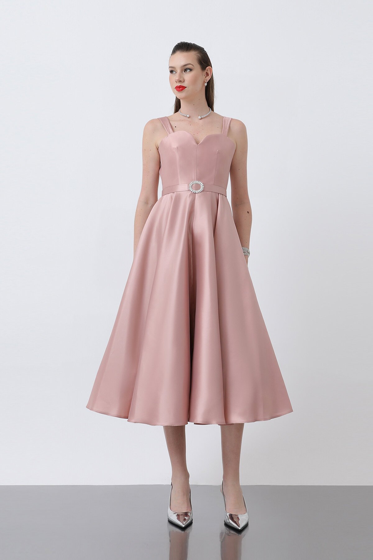 Kalp Yakalı Kemer Detaylı Midi Elbise - 1826