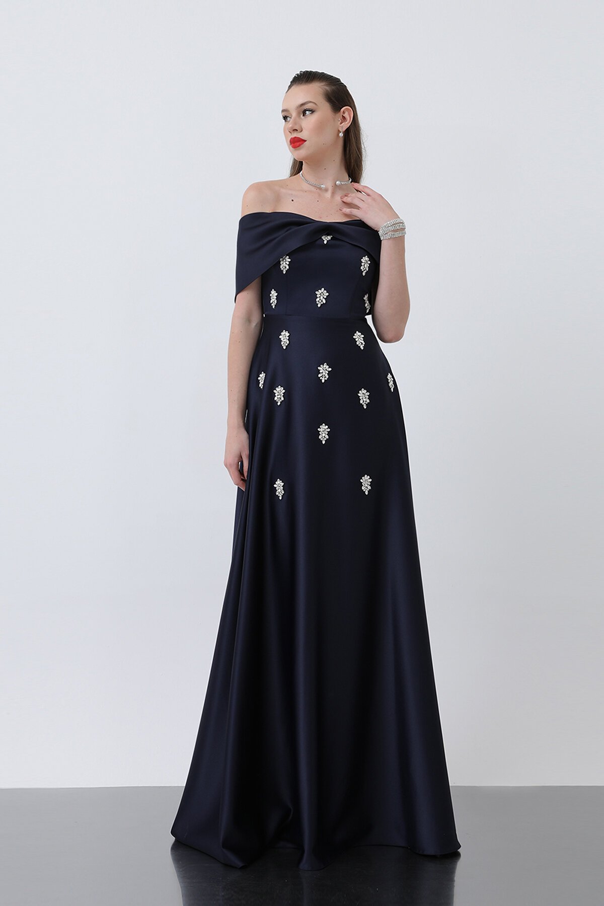 Kayık Yaka Taşlı Elbise - 1866