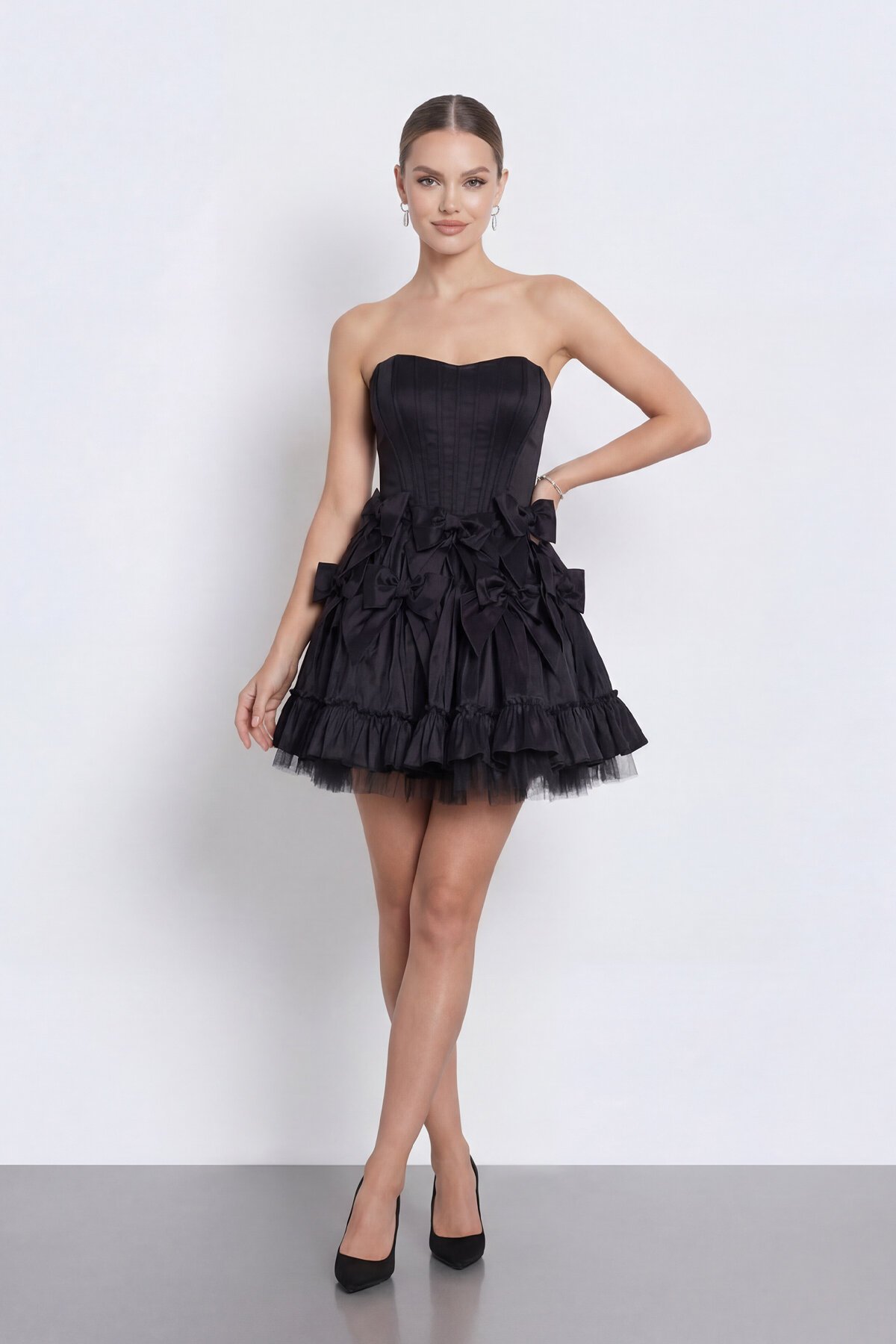 Fiyonk İşlemeli Straplez Korseli Mini Abiye - 2144