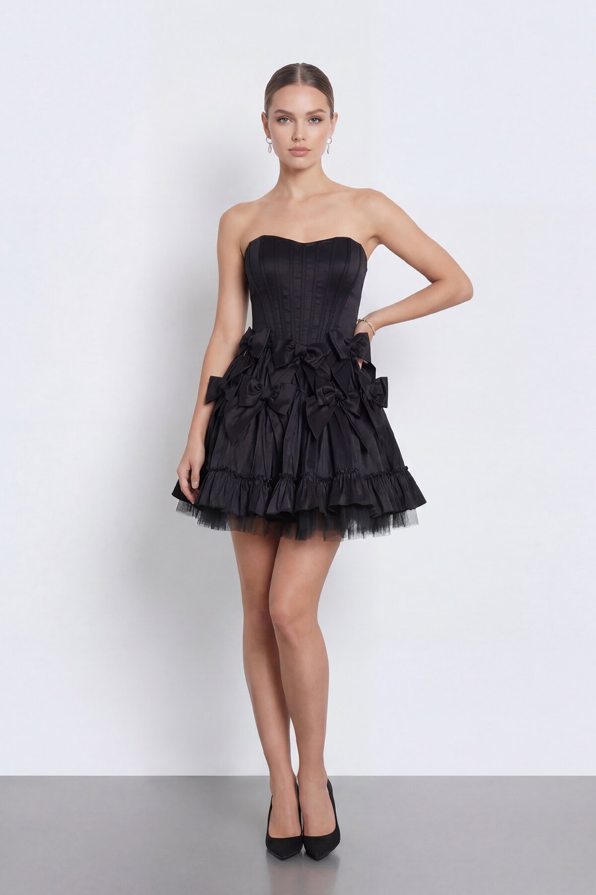 Fiyonk İşlemeli Straplez Korseli Mini Abiye - 2144