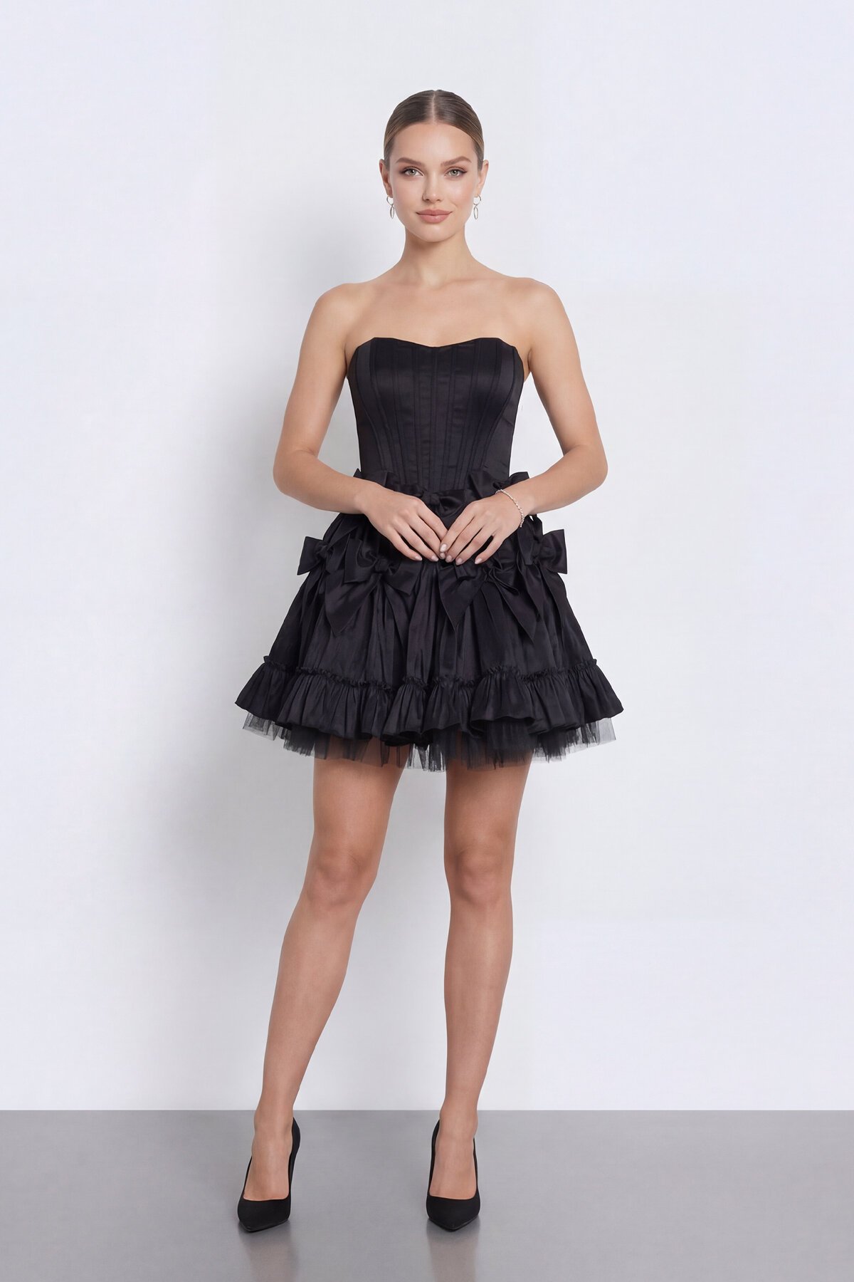 Fiyonk İşlemeli Straplez Korseli Mini Abiye - 2144