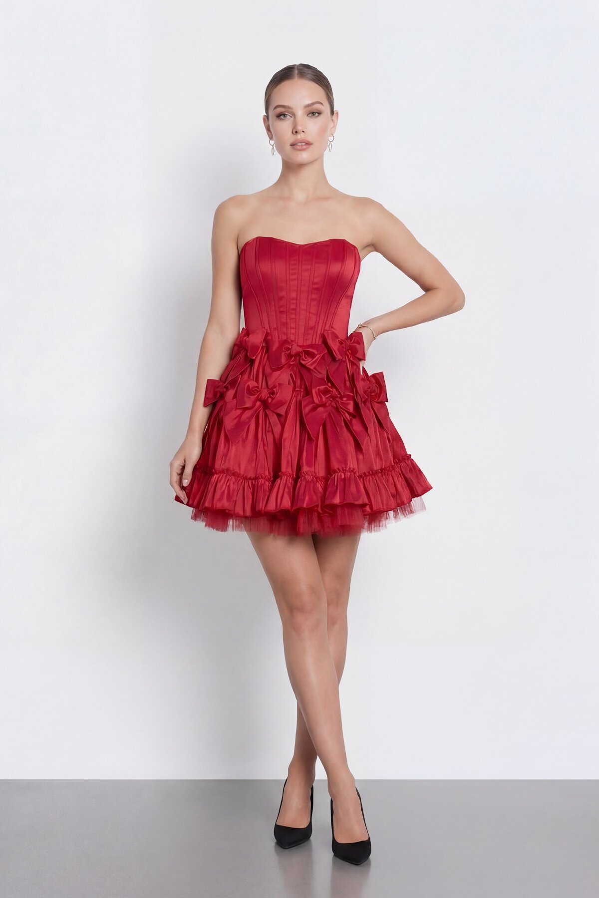 Fiyonk İşlemeli Straplez Korseli Mini Abiye - 2144