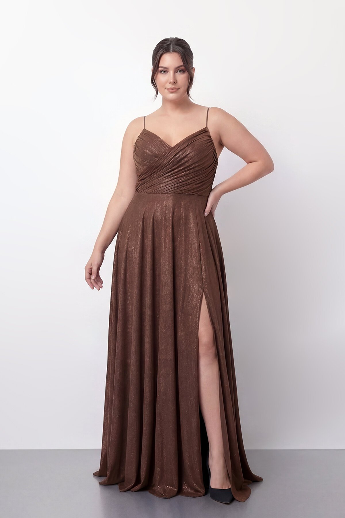 Işıltılı Büzgü Detaylı Büyük Beden Yırtmaçlı Elbise - 2057