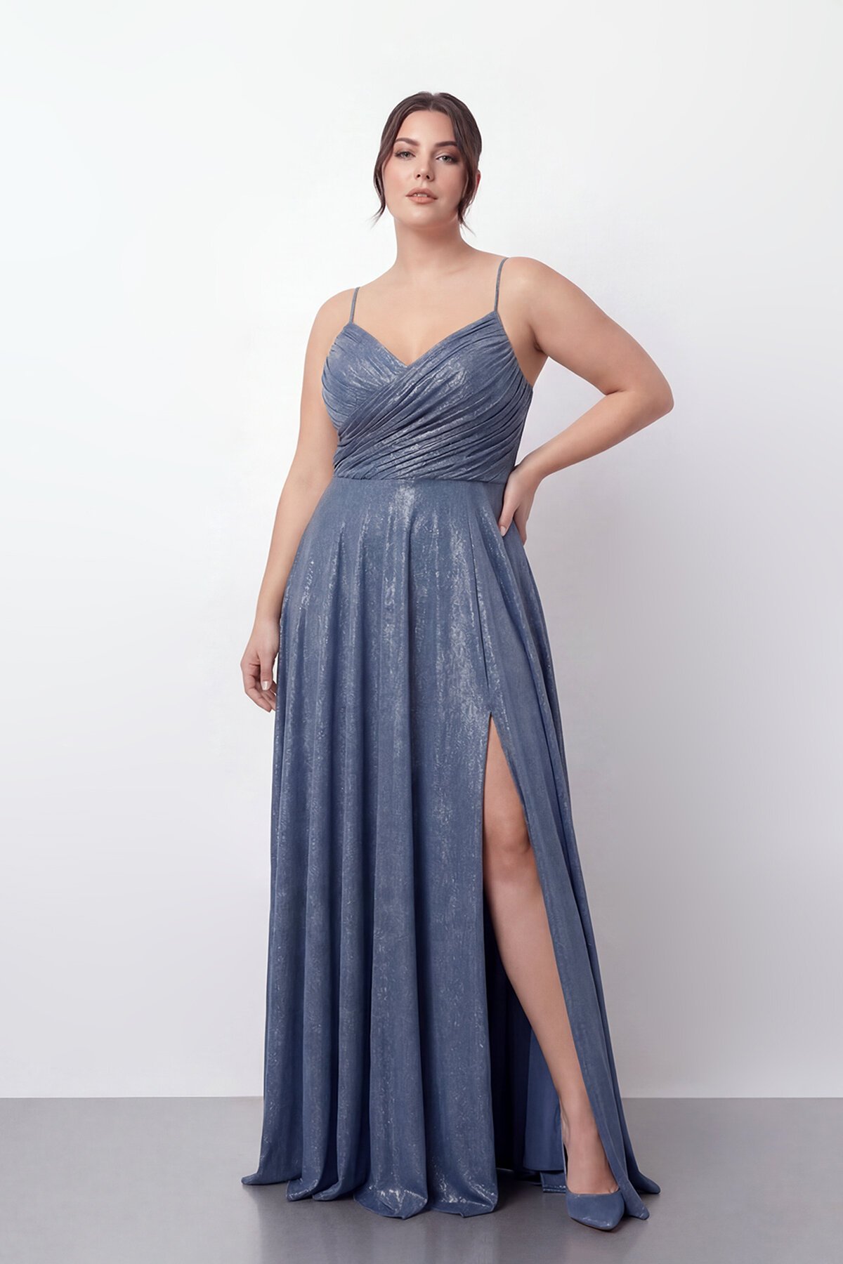 Işıltılı Büzgü Detaylı Büyük Beden Yırtmaçlı Elbise - 2057