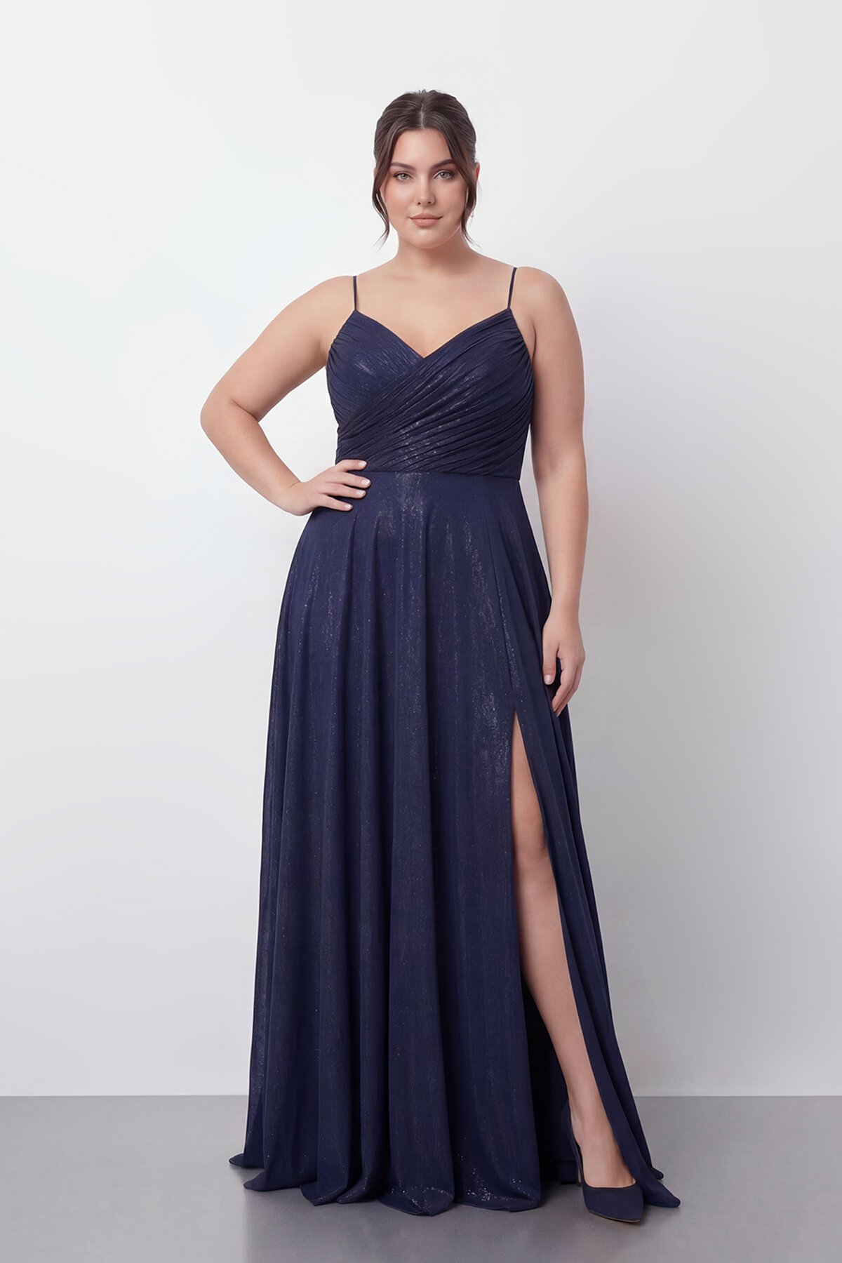 Işıltılı Büzgü Detaylı Büyük Beden Yırtmaçlı Elbise - 2057