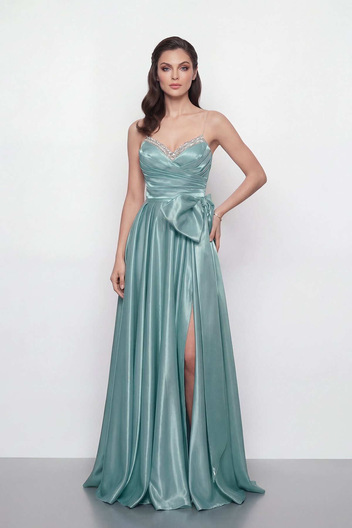 Işıltılı Yaka ve Fiyonk Detaylı Elbise - 2065