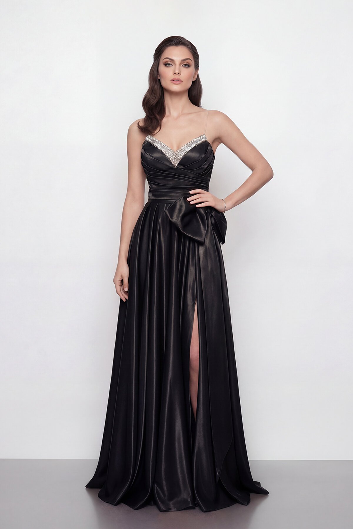 Işıltılı Yaka ve Fiyonk Detaylı Elbise - 2065