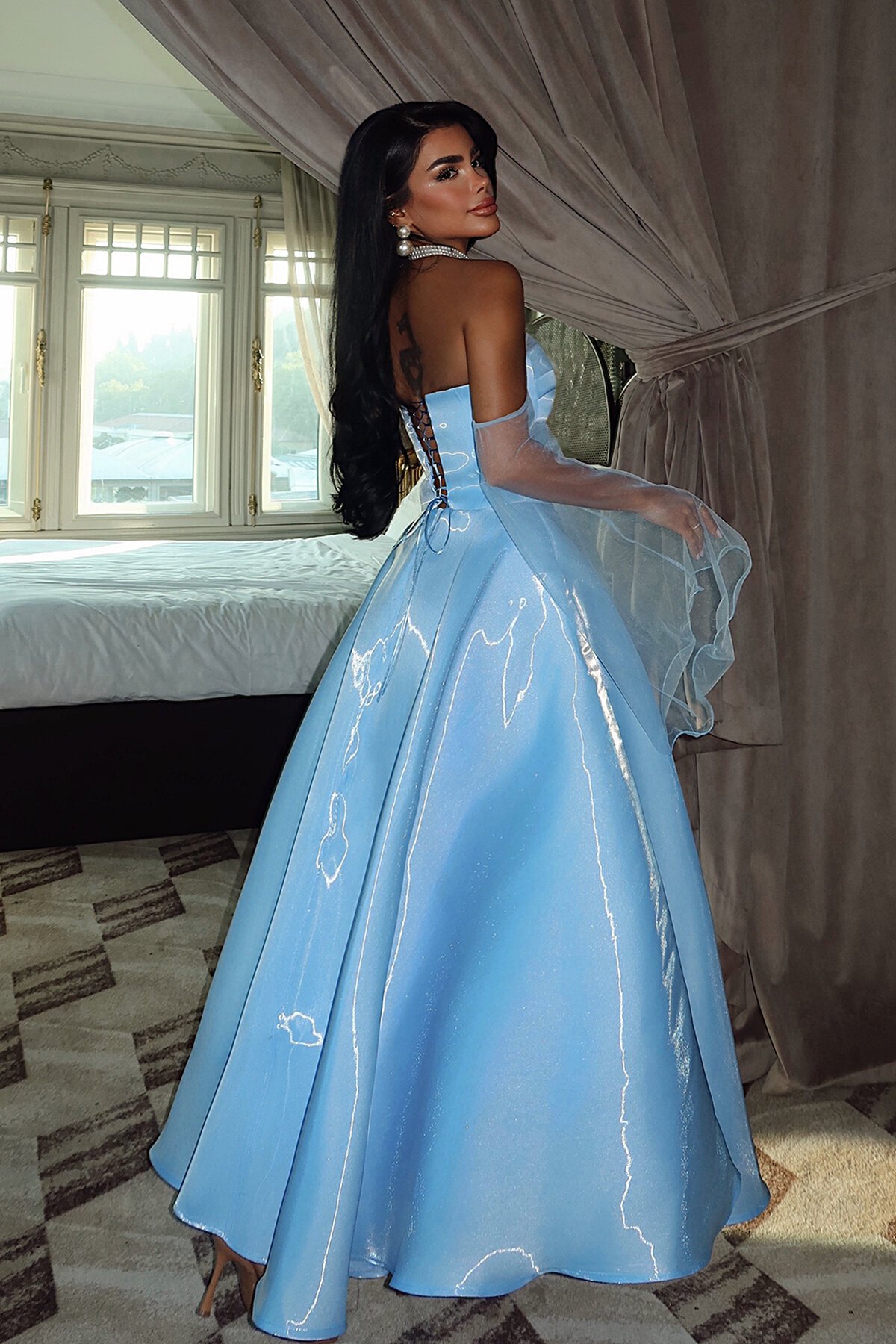 Kalp Yaka Tül Detaylı Elbise - 1818