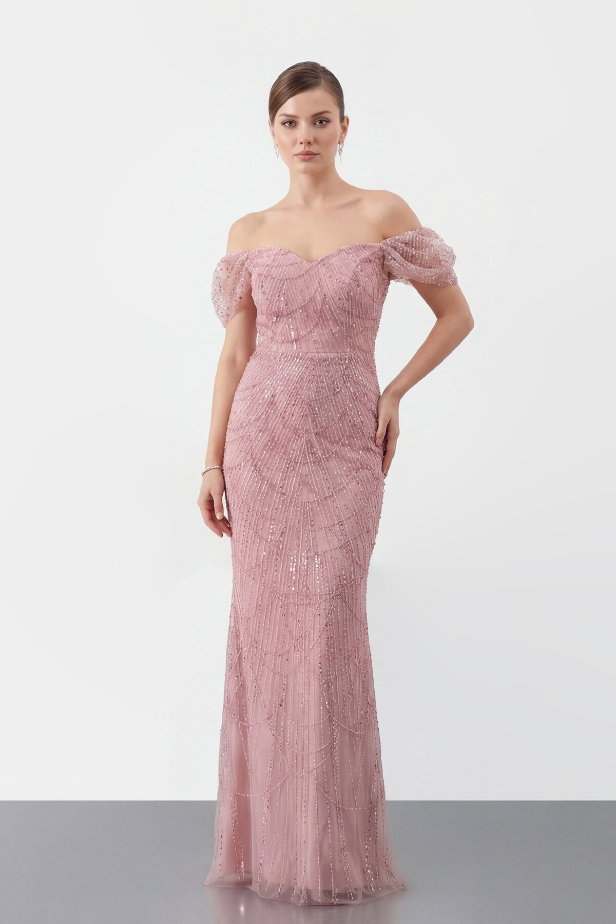 Omuz Açık Tül Kollu İşlemeli Uzun Abiye - 2132