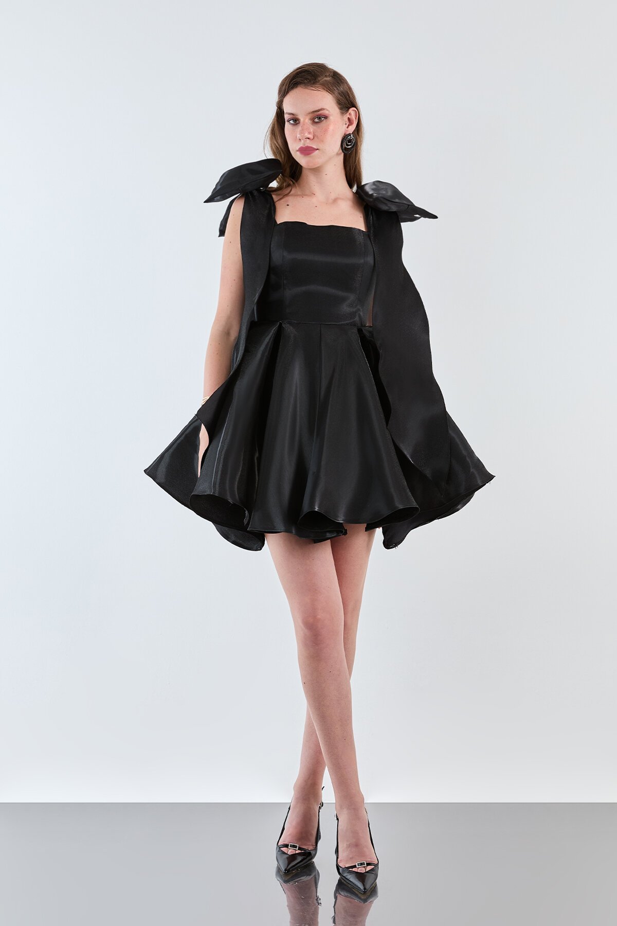 Omuzları Fiyonk Detaylı Mini Elbise - 1812