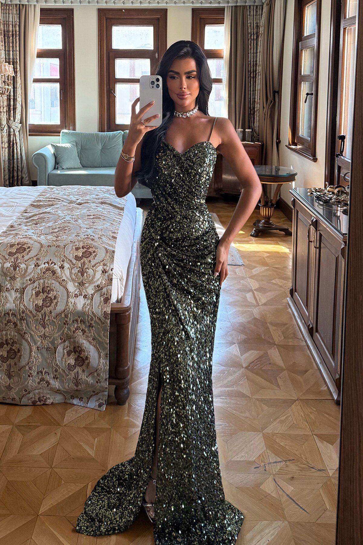 Payetli Yırtmaçlı Elbise - 1814