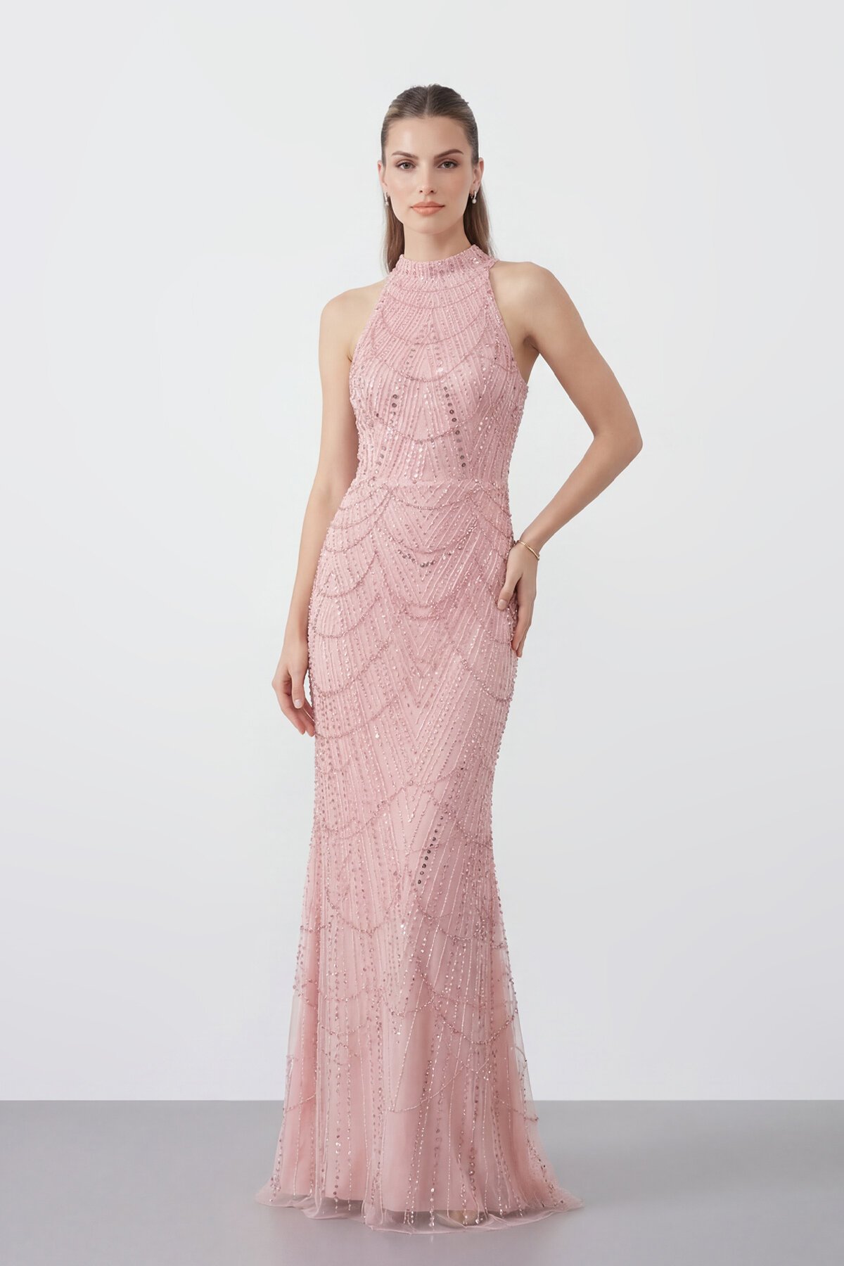 Tamamı İşlemeli Halter Yaka Uzun Abiye - 2137