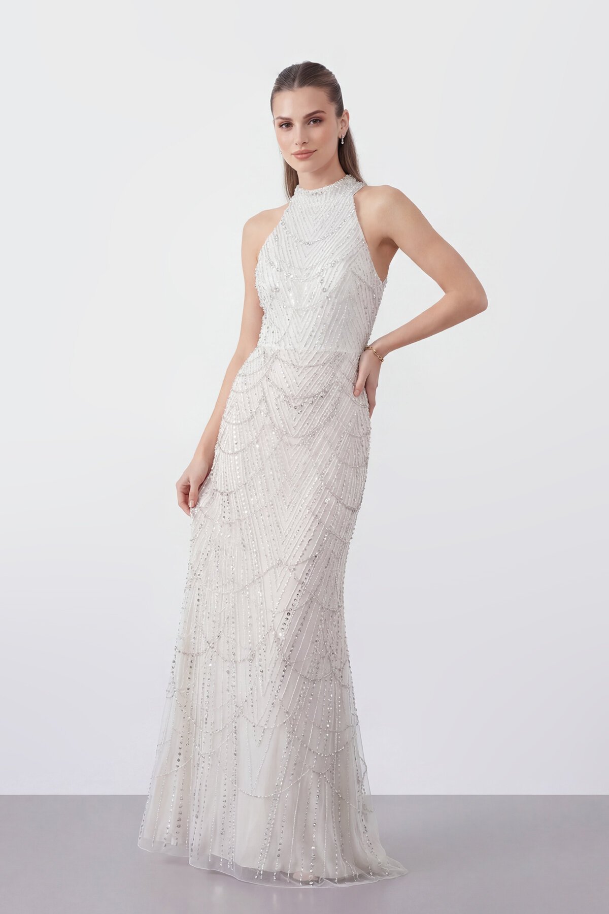 Tamamı İşlemeli Halter Yaka Uzun Abiye - 2137