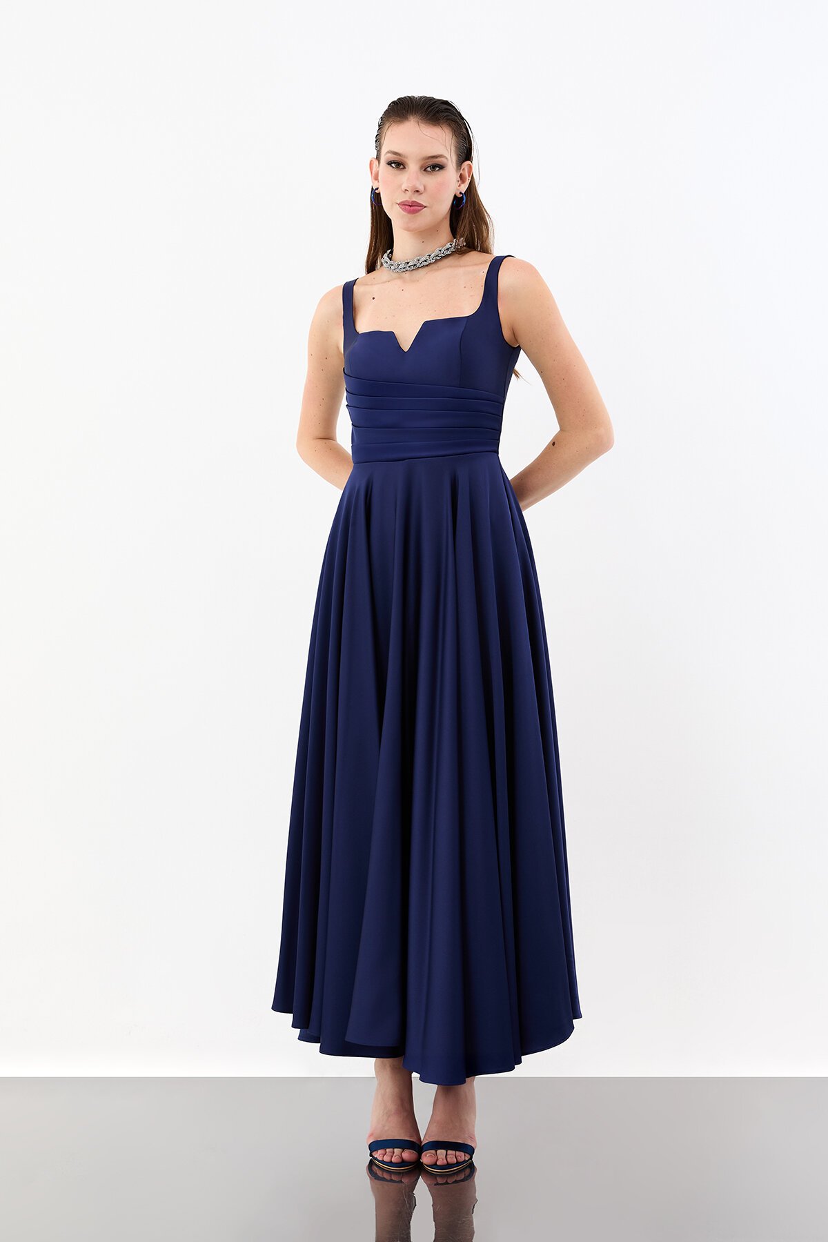 V Yaka Drapeli Yüksek Bel Midi Elbise - 1952