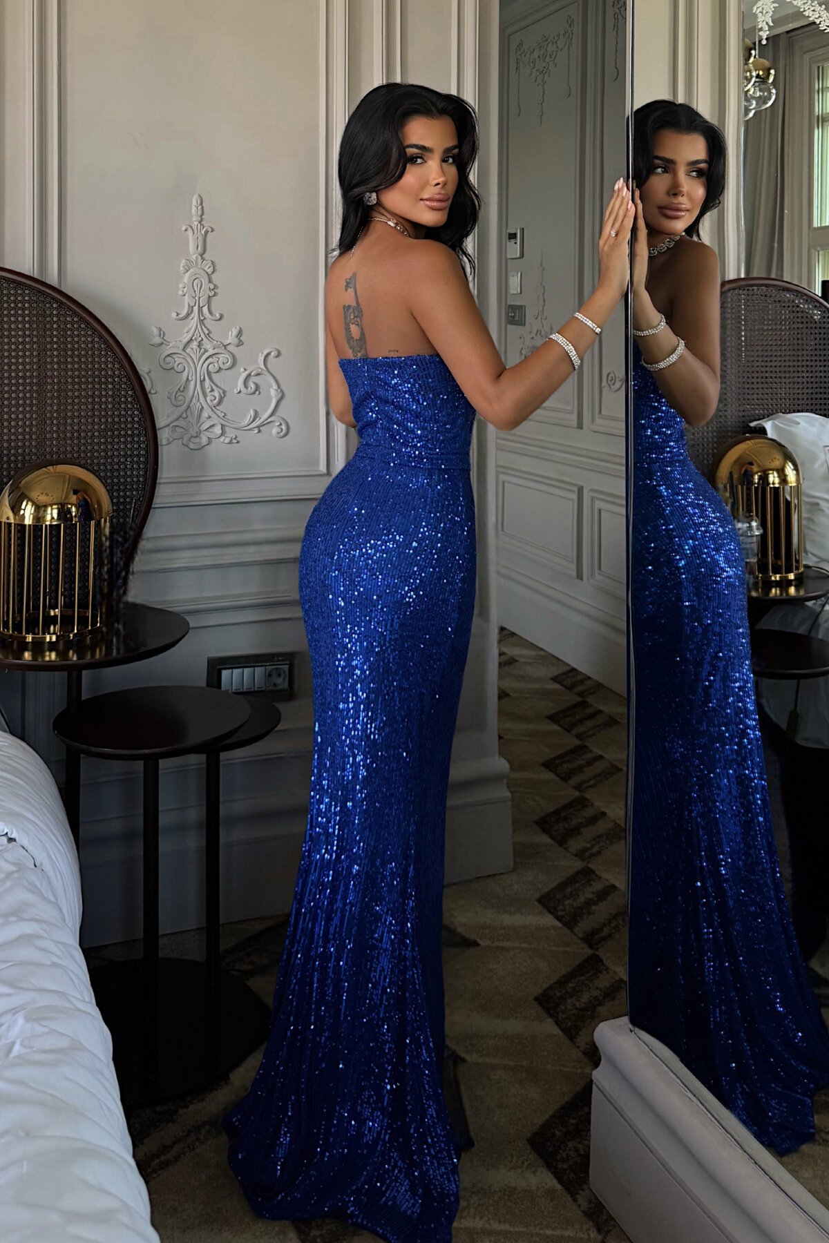 Yaka Detaylı Payetli Yırtmaçlı Elbise - 1542