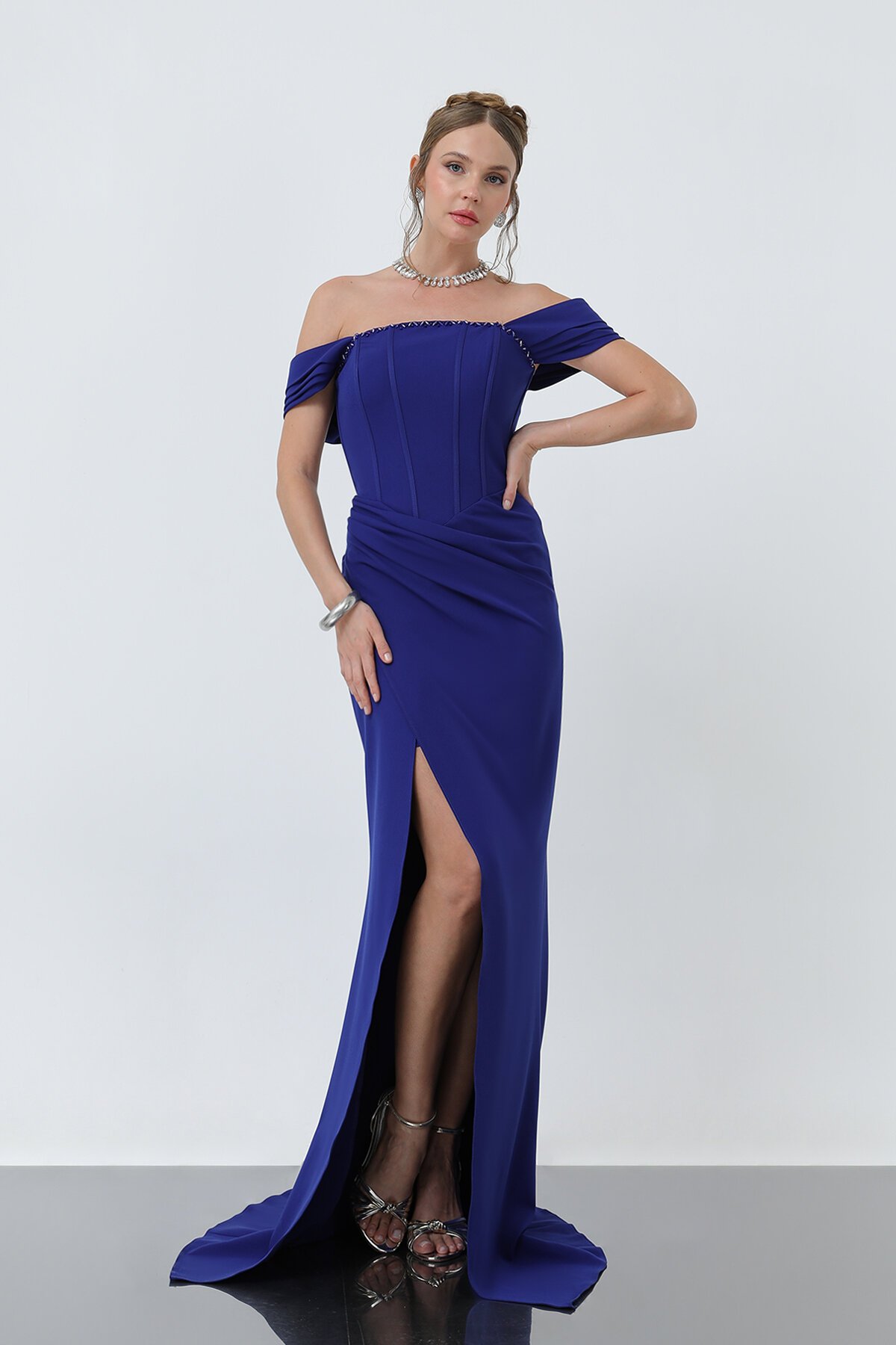 Yırtmaçlı Straplez Elbise - 1877