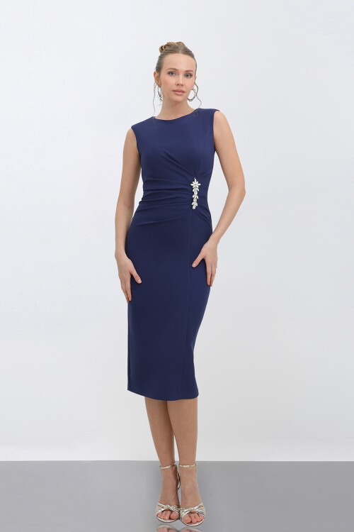 Broş Detaylı Kalem Elbise - 1792