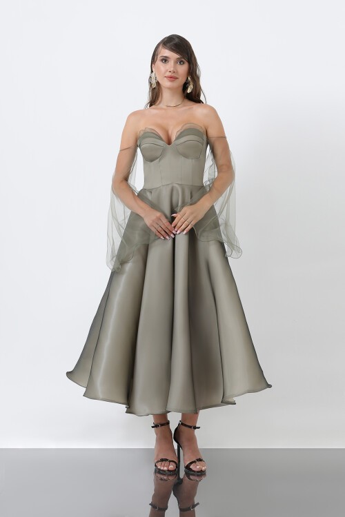 Kalp Yaka Tül Detaylı Elbise - 1818