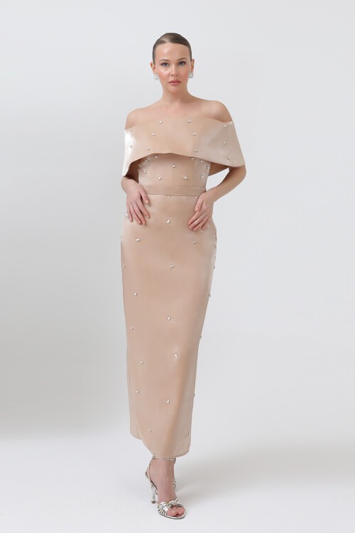 Taş İşlemeli Kayık Yakalı Elbise - 1796