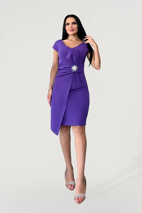 Broş Detaylı V Yaka Elbise - 1694