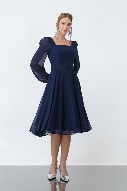 Kare Yaka Kemerli Şifon Elbise - 1916