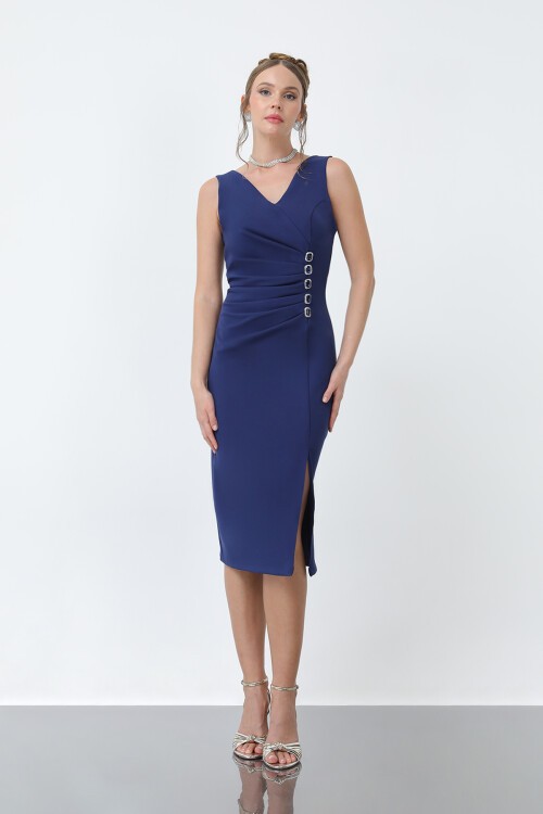 V Yaka Taş Detaylı Elbise - 1912